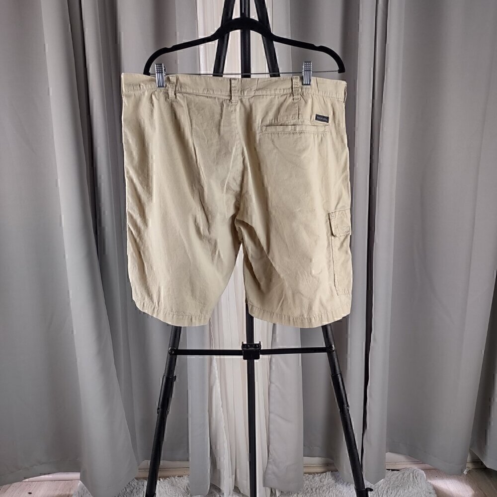 Columbia Men’s Tan, Beige, Multi Pocket Hiking, Casual Cotton Shorts Size 40X10 - Picture 3 of 10